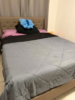 Se vende cama queen con colchon