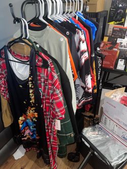 Big lot of electronics and clothes