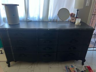 Vintage dresser