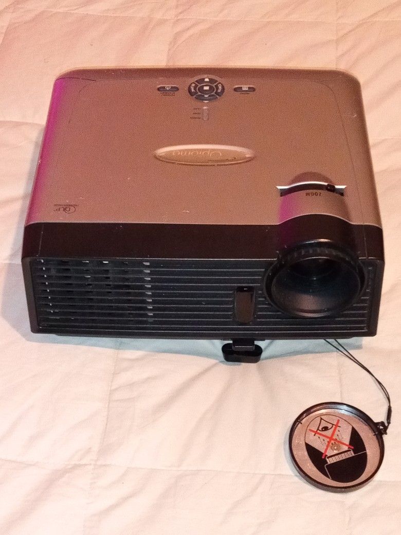 Projector Was 1500 Like New I'm Asking Only 100$