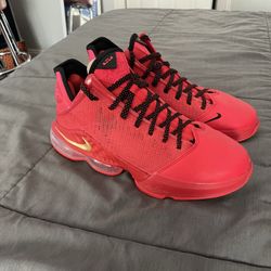 Nike LeBron 19 Low Size 10