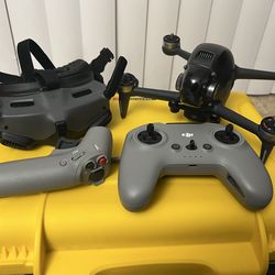 DJI FPV Drone Full Kit + Integra Goggles + Case