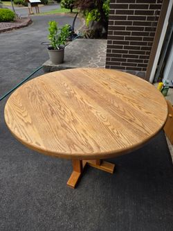 Solid Round Wood (Oak?) Table