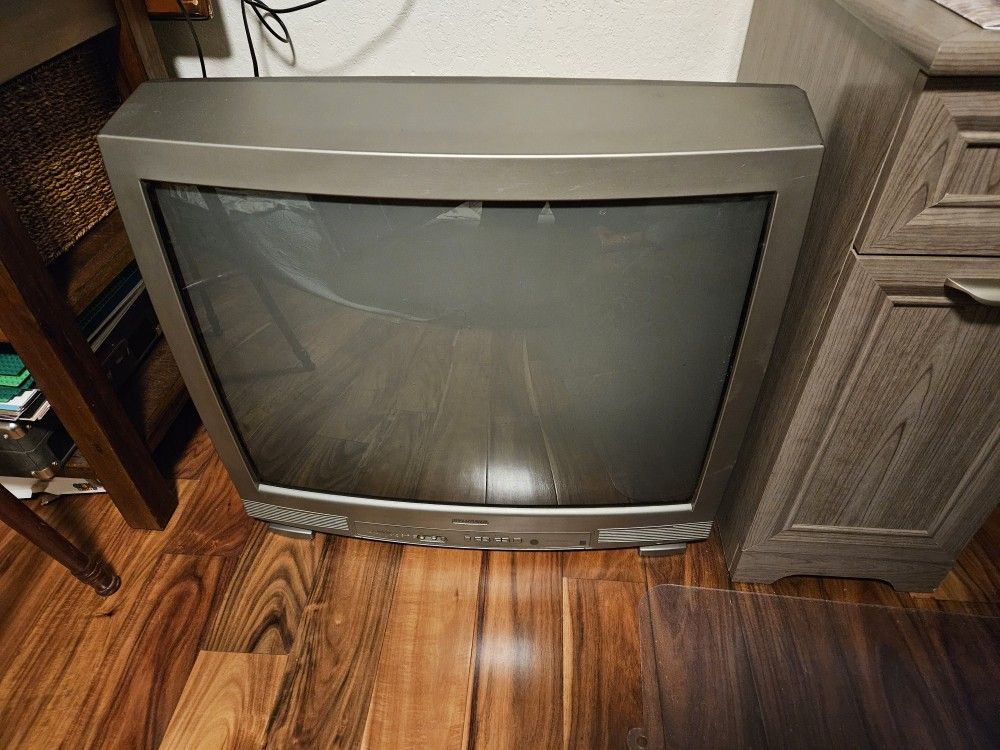 Sylvania 32 Inch Tube TV