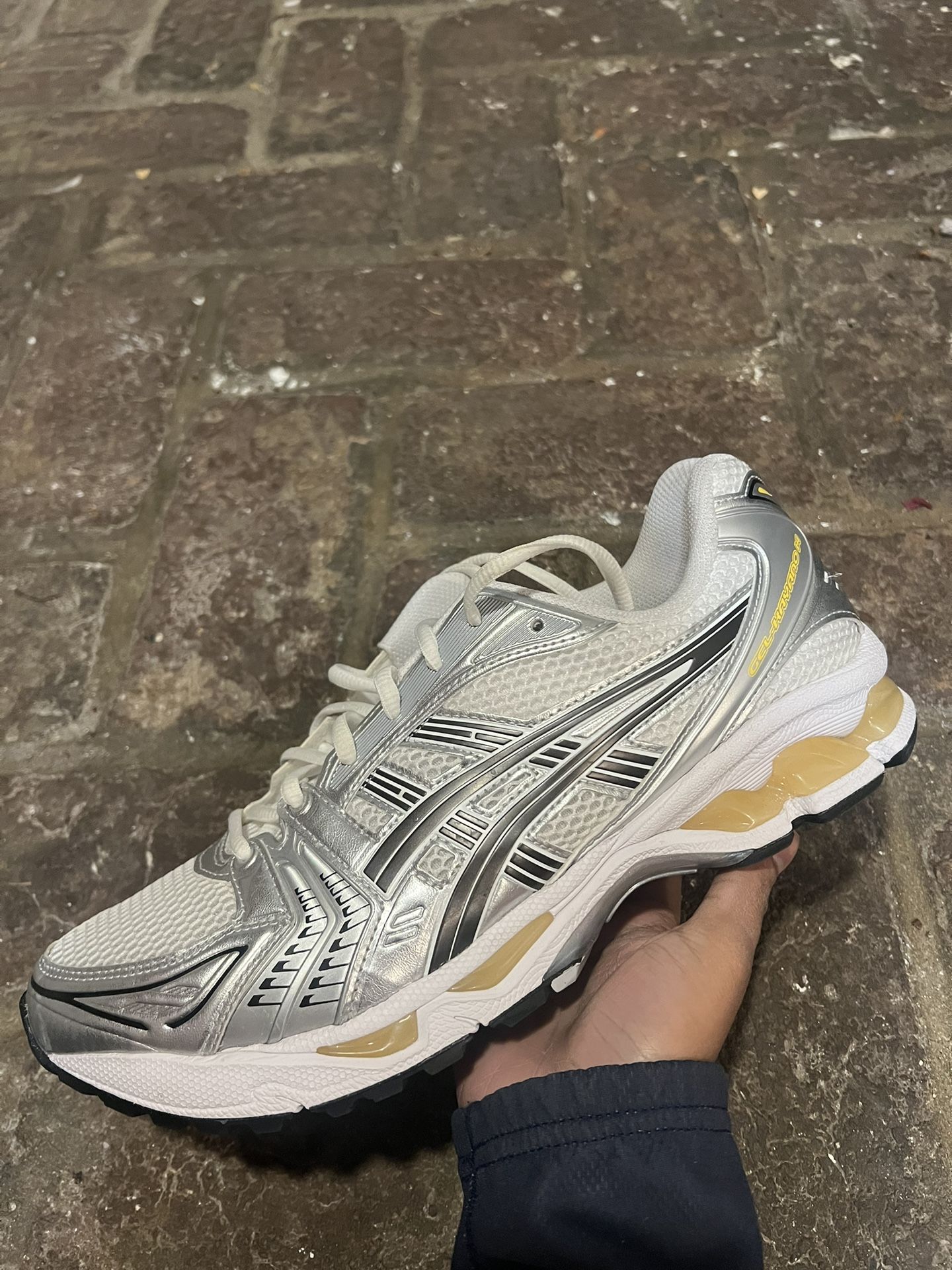 Asic Tai Chi Yellow Size 11