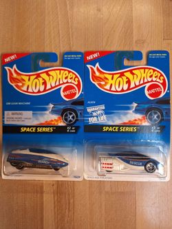1996 Hot Wheels Space Series Die-Cast Cars Set of 2