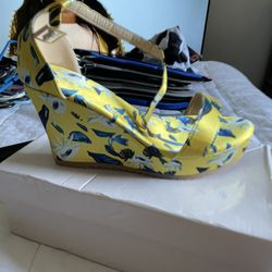 Yellow wedges 8.5