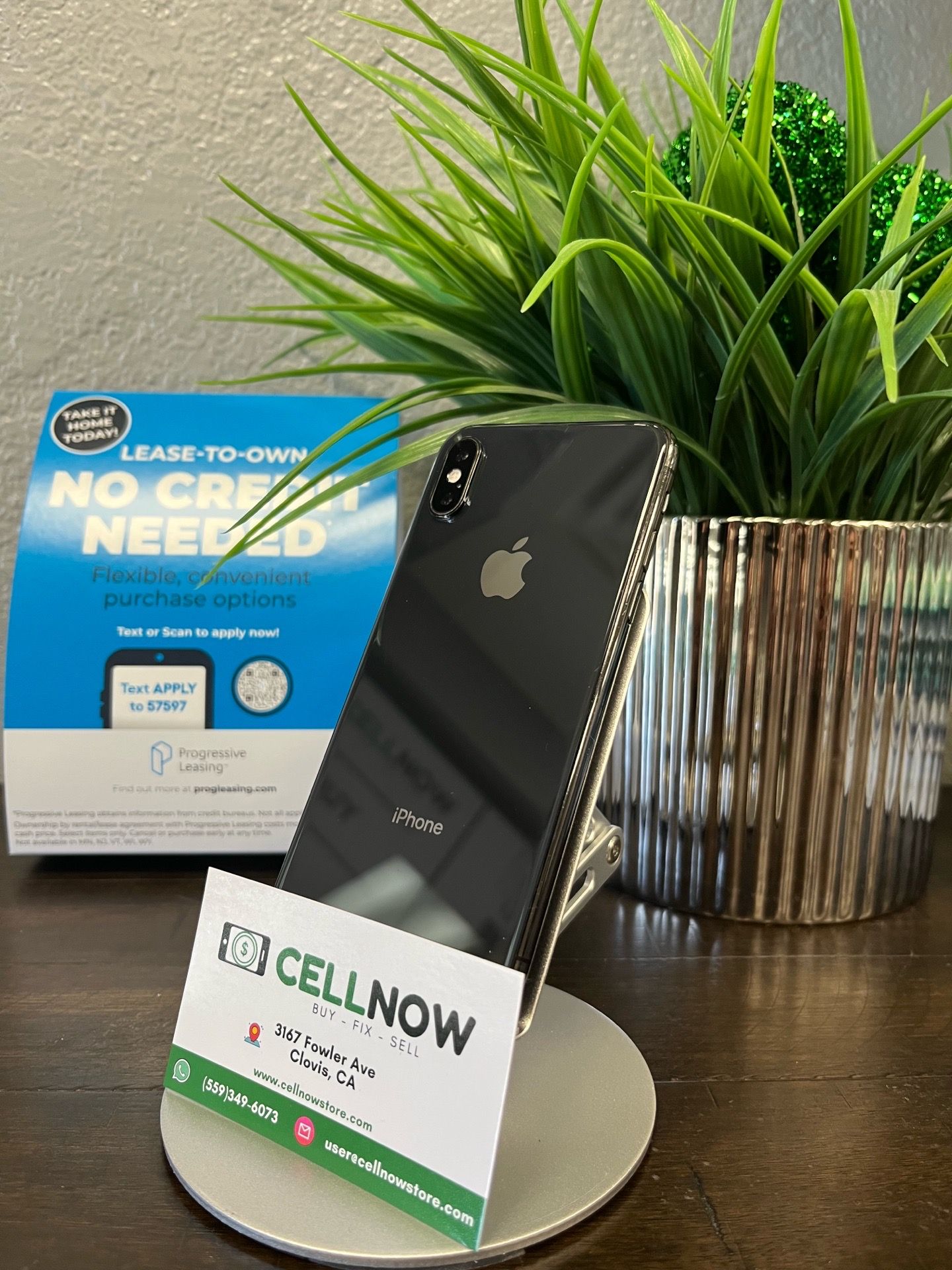 iPhone XS unlocked 64 GB gray used