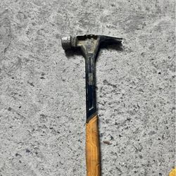 Dewalt 28oz Hammer