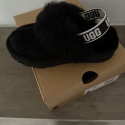 Brand Ugg sandals - kids 