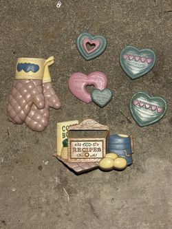 Vintage kitchen decorations from Home Interior