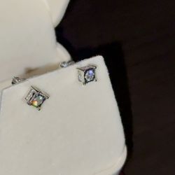 Natural Cut Diamond Earrings Approx 1.000 Carats Mounted In 10 Kt White Gold