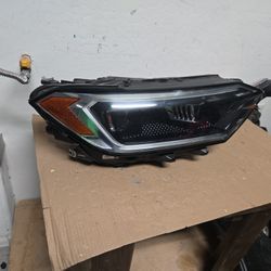VOLKSWAGEN JETTA OEM  RIGHT SIDE LED HEADLIGHT 