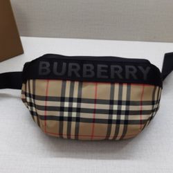 Burberry sonny fanny pack authentic 