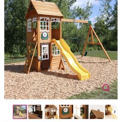 Outdoor Play-set Just In Time For Christmas. 