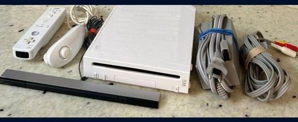 Jailbroken Wii  200  Wii  games and 150  GameCube Games and  9000 retro games