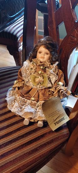 Seymour Mann Connoisseur Doll Collection