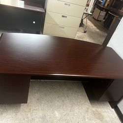 OFFICE /HOME DESK EXECUTIVE DESK