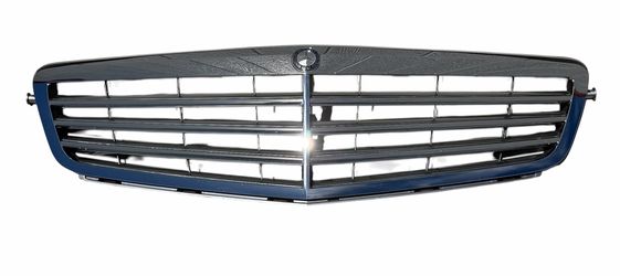 08-11 MERCEDES BENZ C CLASS W204 C300 C350 OEM GRILLE CHROME Part #A204 880 14 83