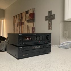 * SONY * HIGH POWER STEREO AMPLIFIER WITH EQUALIZER / ANALYZER AND 5-DISC CD PLAYER . 2 UNITS . EXCELLENT CONDITION . MUST SEE TO APPRECIATE . 