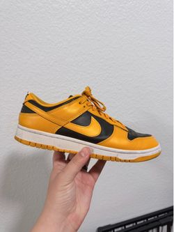 Nike dunk low golden rod