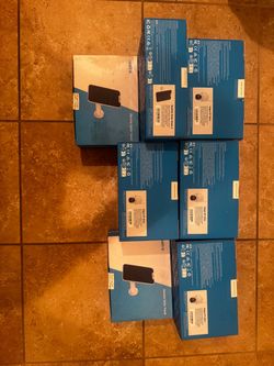 4 Brand New Reolink 4K Security Cameras + 2 Solar Panels