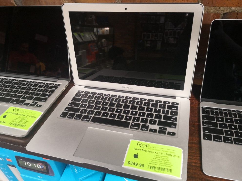 Apple MacBook Air 13" Early 2015
Intel Core i5-5250U
1.60GHz Dual Core
8GB RAM 128GB SSD
13.3"