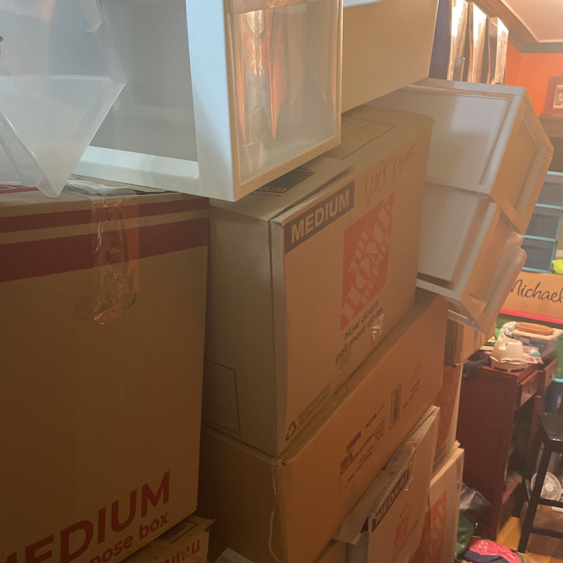 Storage Buyout, Clothes, Jewelry, Decor, Holiday 34 Moving Boxes
