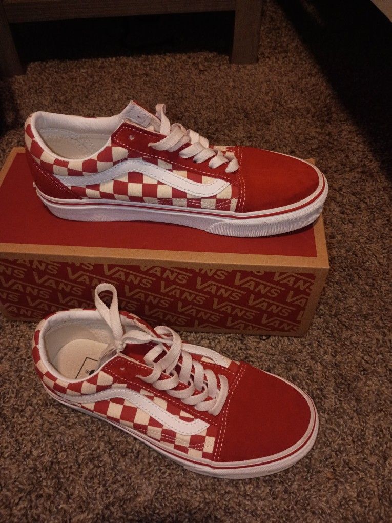 WOMANS VANS SIZE 7