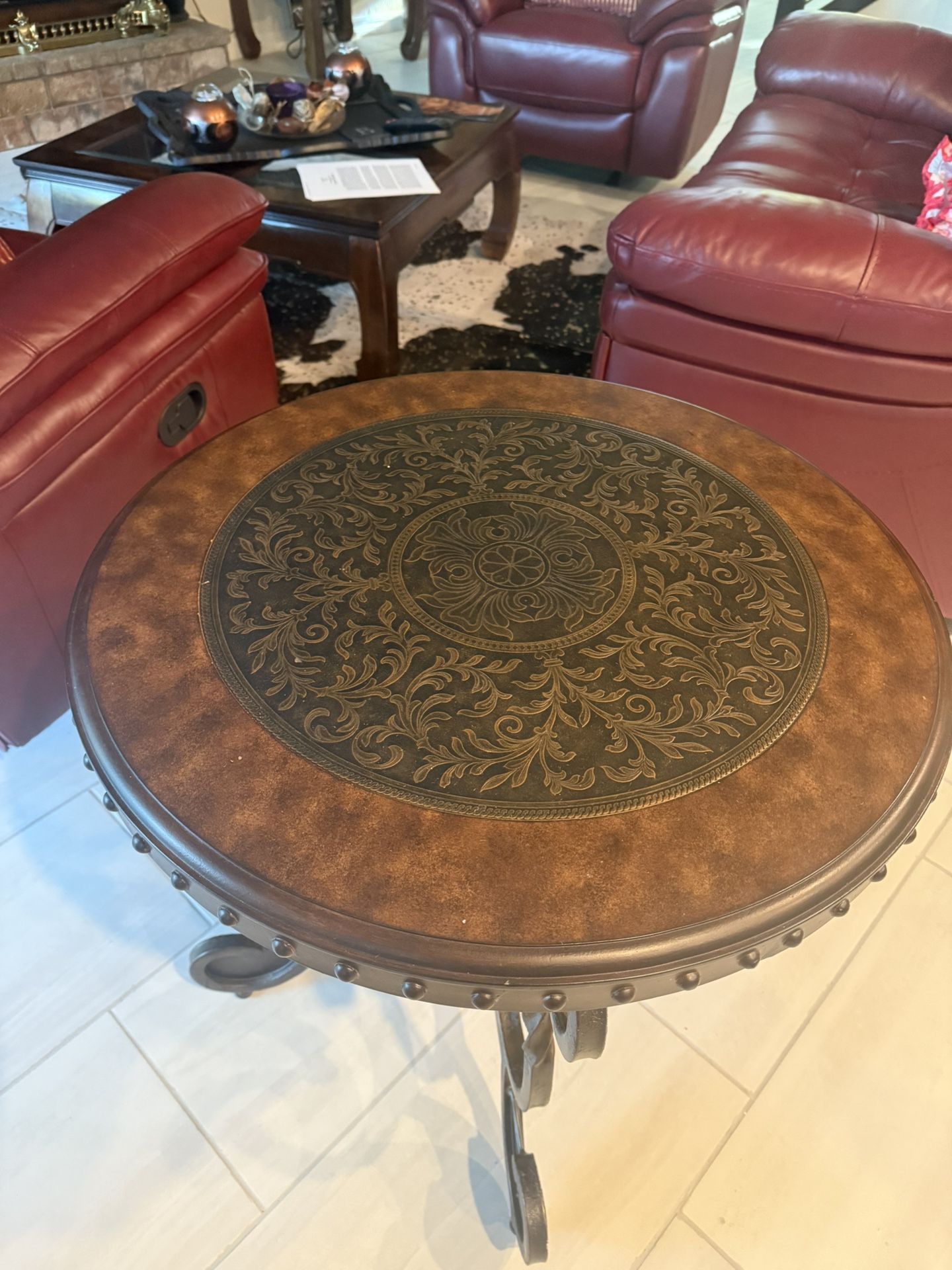 Round End Table