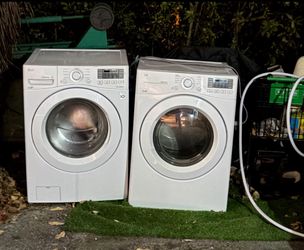LG Front-Load Washer and Dryer Set – Matching Pair (Working)