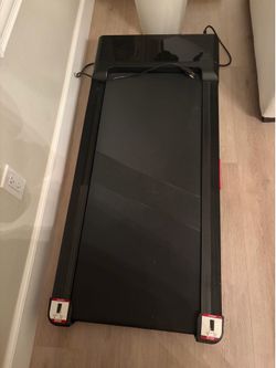 Walking pad with incline and remote
