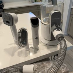 New Pet Groomer With Built in Vacuum