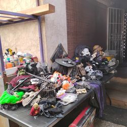Lost Of  Halloween Stuff
