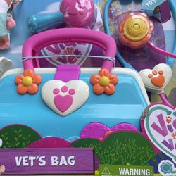 Vida the vet bag new  kids toy 