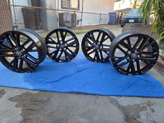 Like new toyota camry se rims