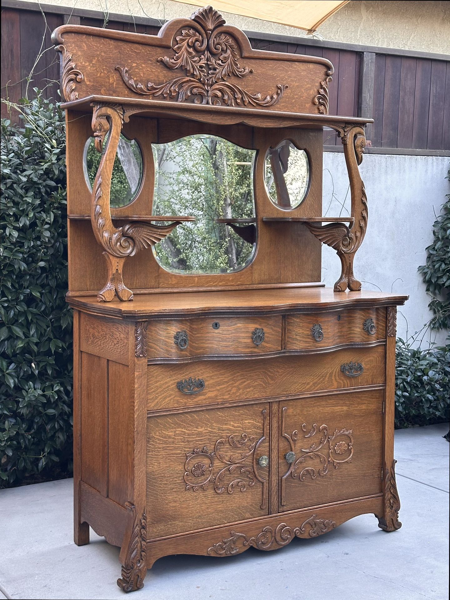 Antique Victorian Sideboard Buffet Hutch in Tiger Oak - Early 1900s