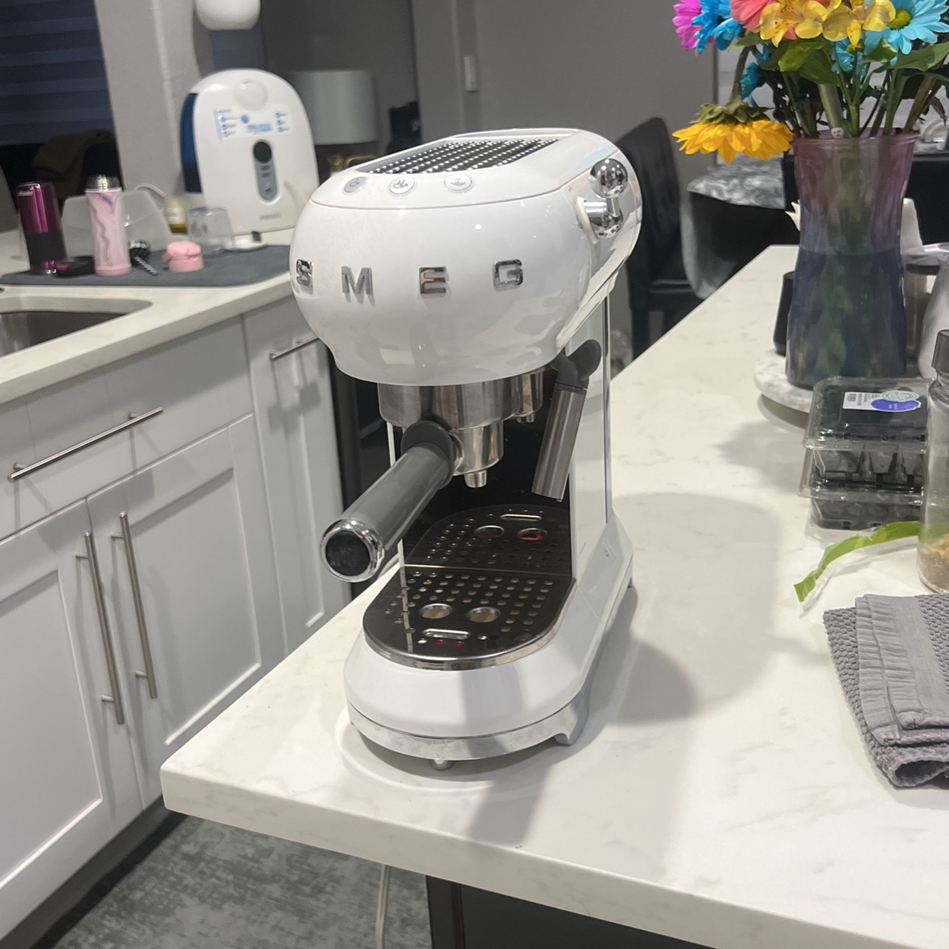 Smeg Espresso Machine for Sale in Miami, FL OfferUp