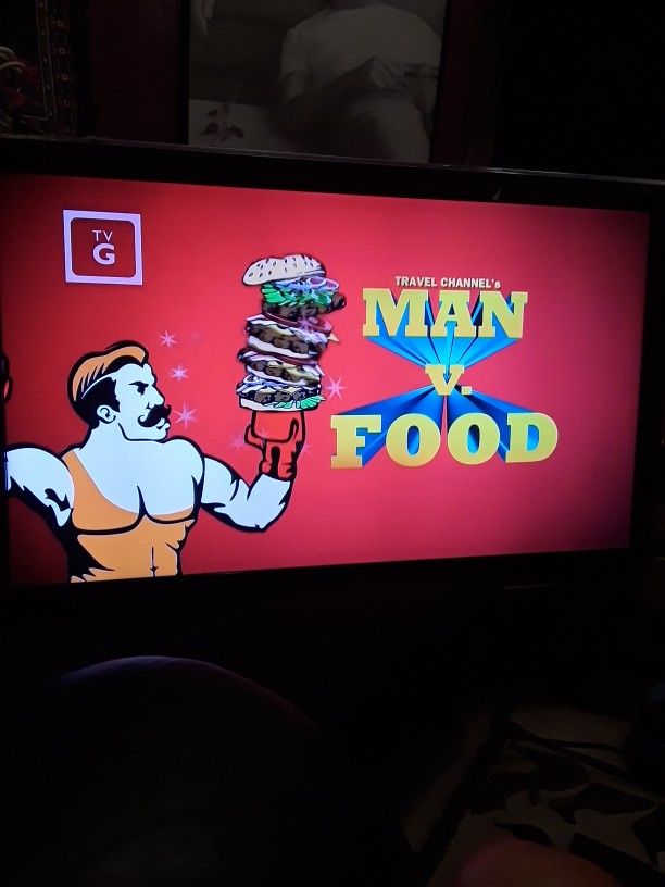 46 Inch Samsung TV With Remote and Wall Mounted Beautiful Picture