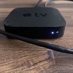 Apple TV (3rd Generation) 8GB A1469 - Black. Powers on, Untested. Needs Remote and Power Cord