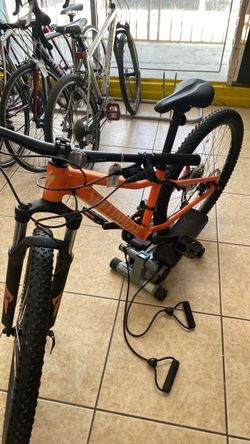 SPECIALIZED MOUNTAIN BIKE LADIES