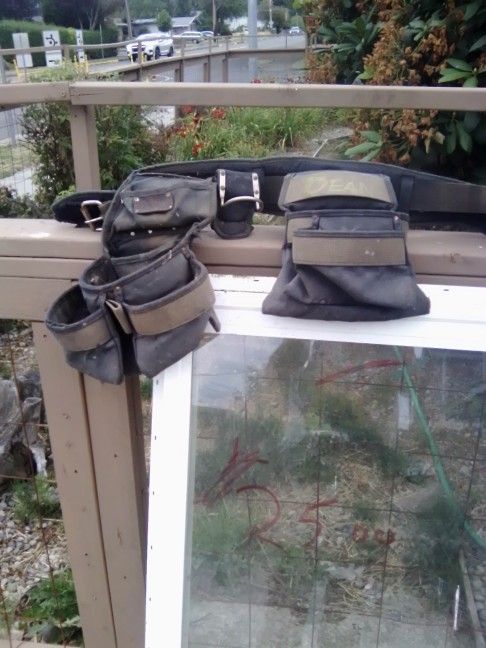 2 Tool Belts 1 Pair Knee Pads