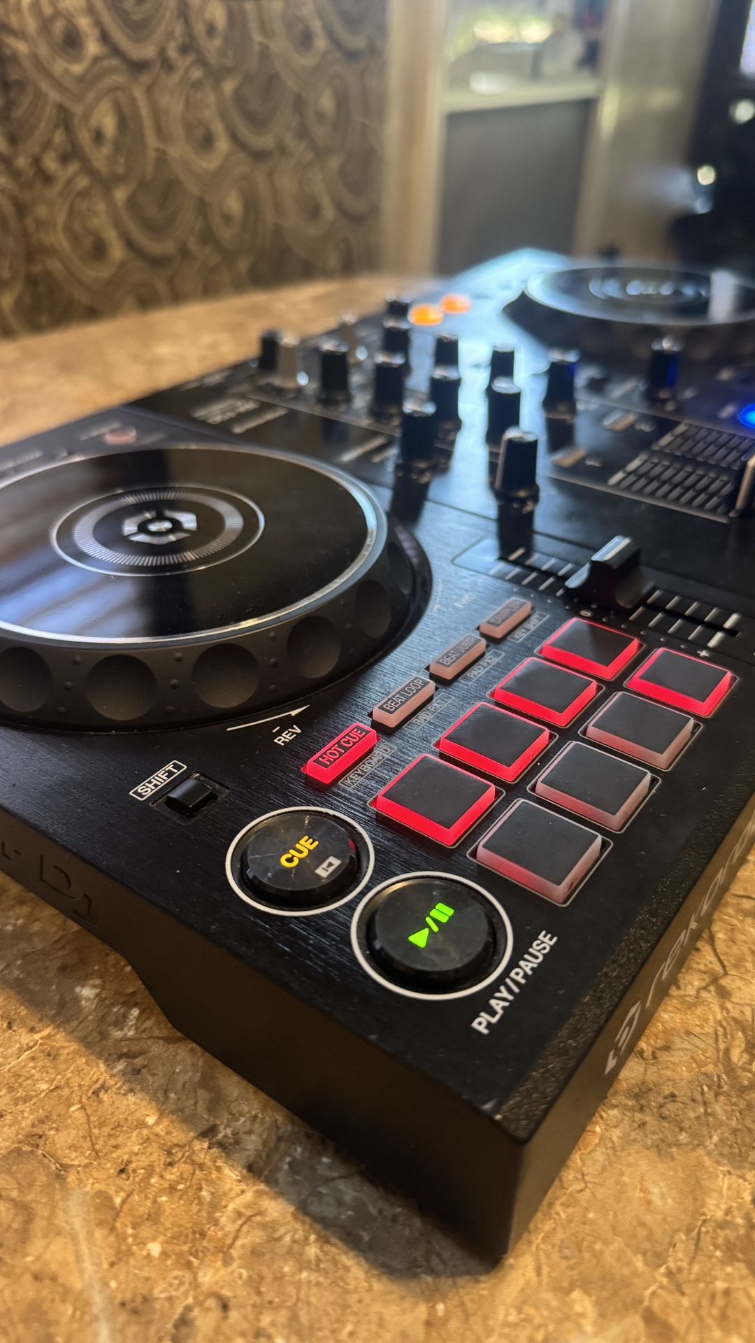 DDJ - 400