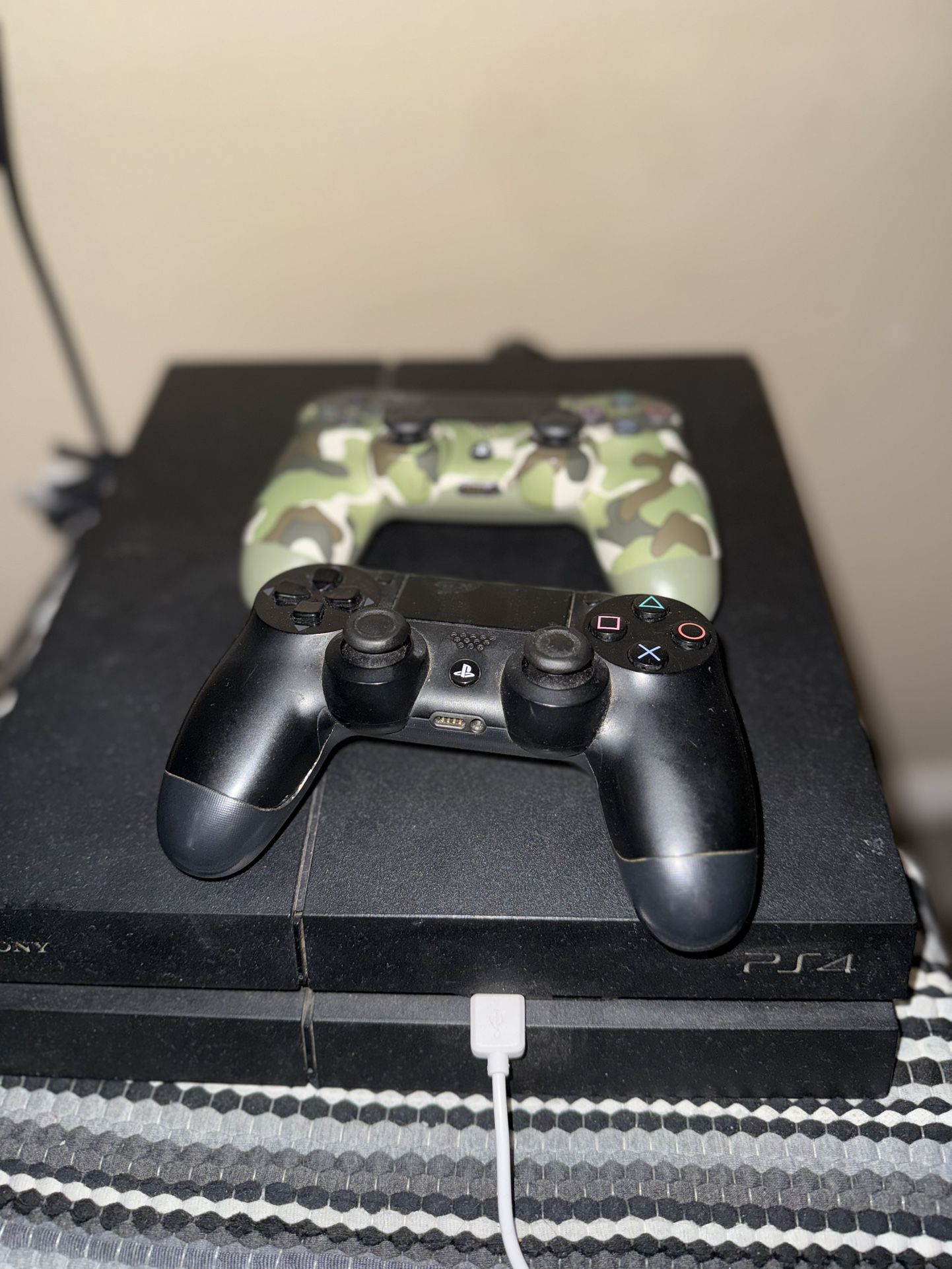 PS4 With 2 Controllers