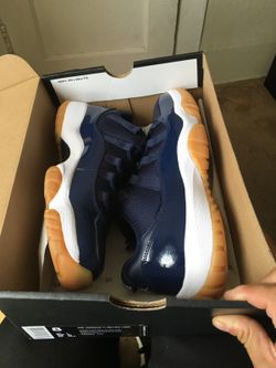 Navy gum low 11's size 8 brand new $275