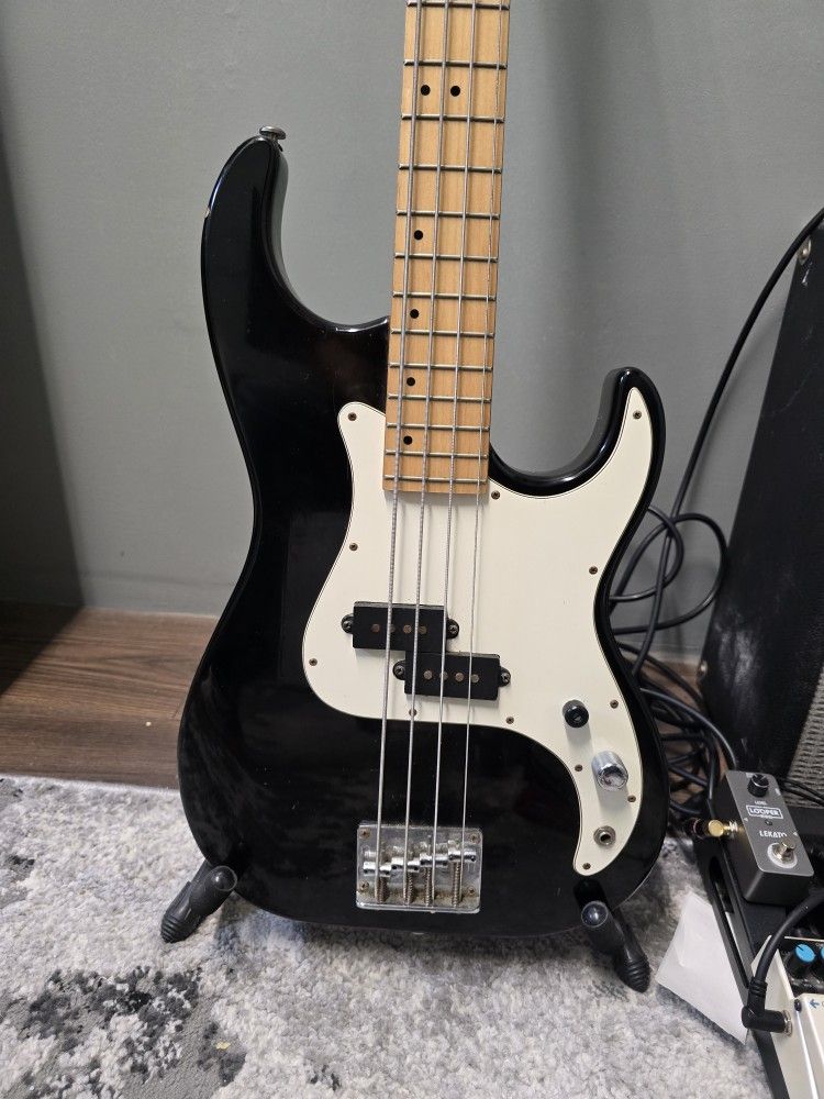 Samick Corsair Bass