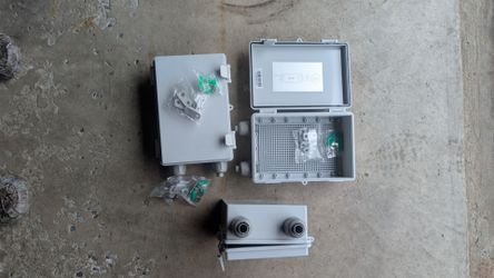 Outdoor Weatherproof Electrical Junction Boxes / Project Enclosures (Lot of 3)