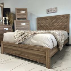 New In Boxes 5pc. Wood Queen Bedroom Set (Mattress NOT Included)