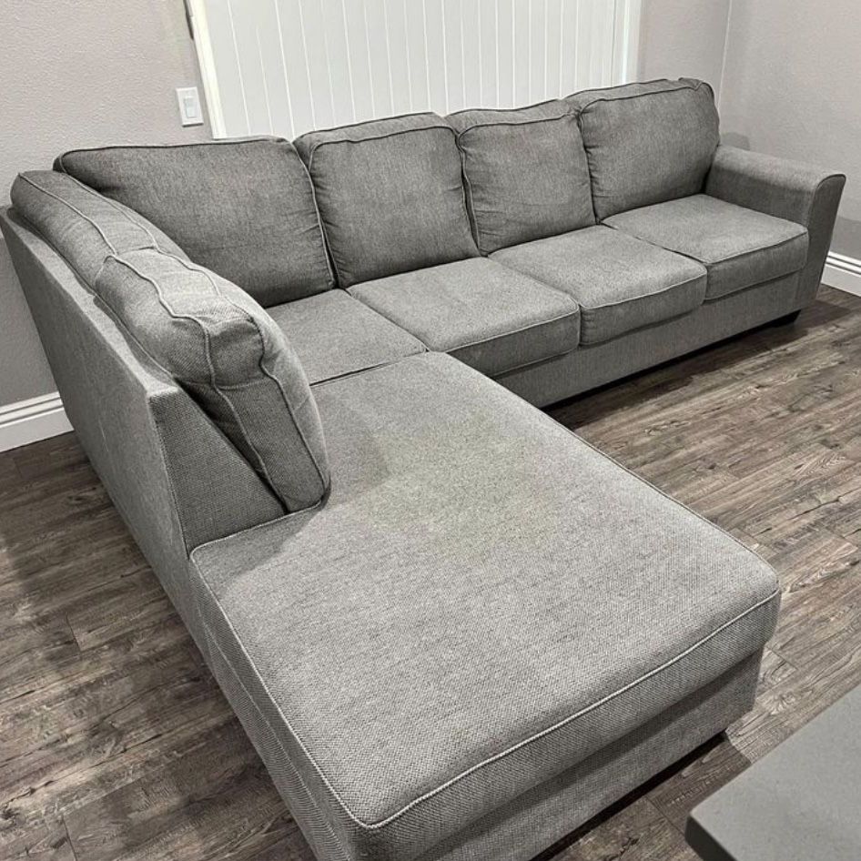 Ashley Furniture Gray 2pc Sectional Sofa with Left Chaise