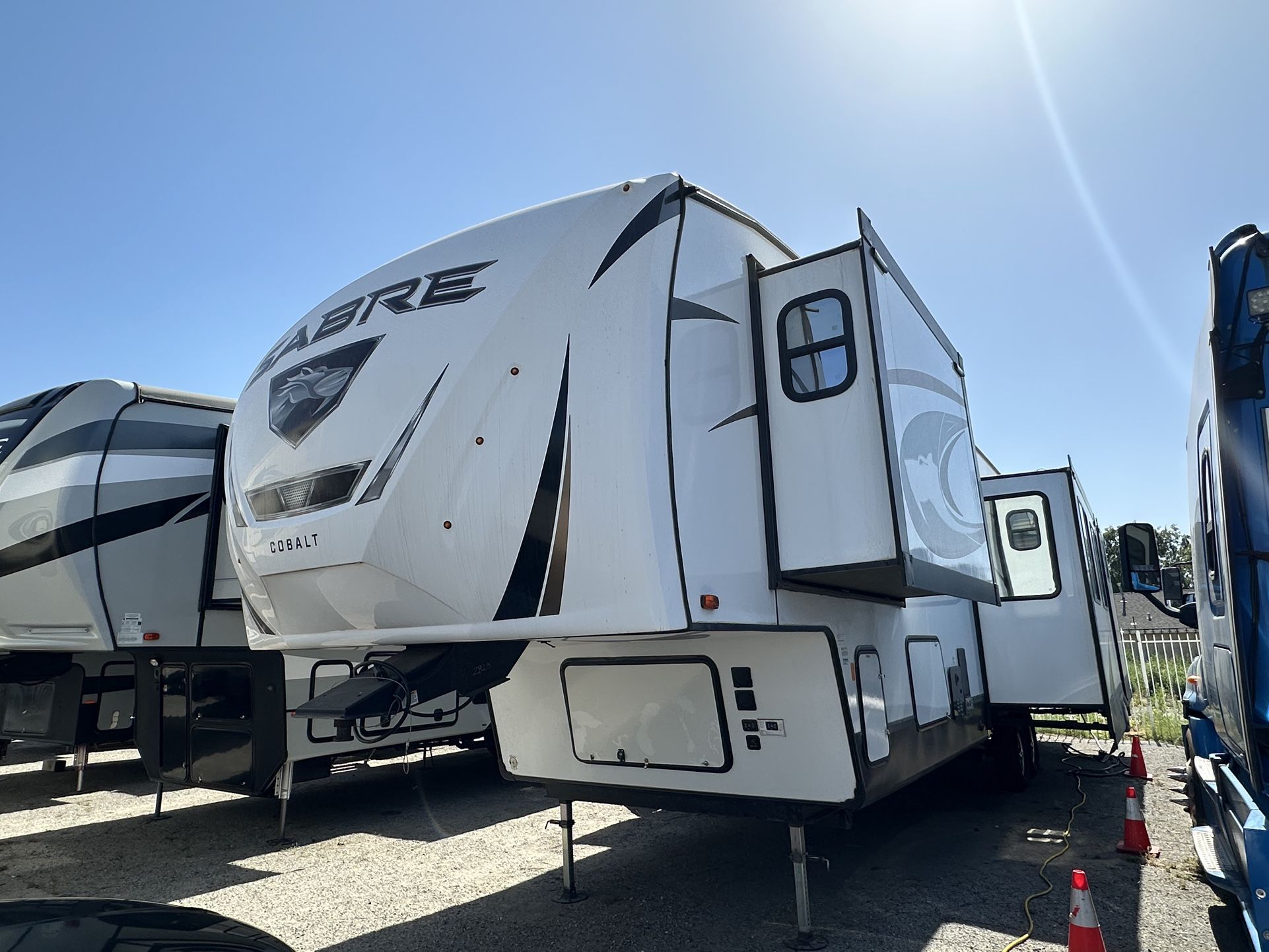 2023 Forest River Sabre Fifth Wheel/ Travel Trailer/ Rv